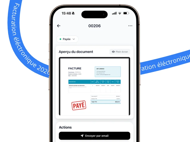 Bureau en désordre avec papiers et factures