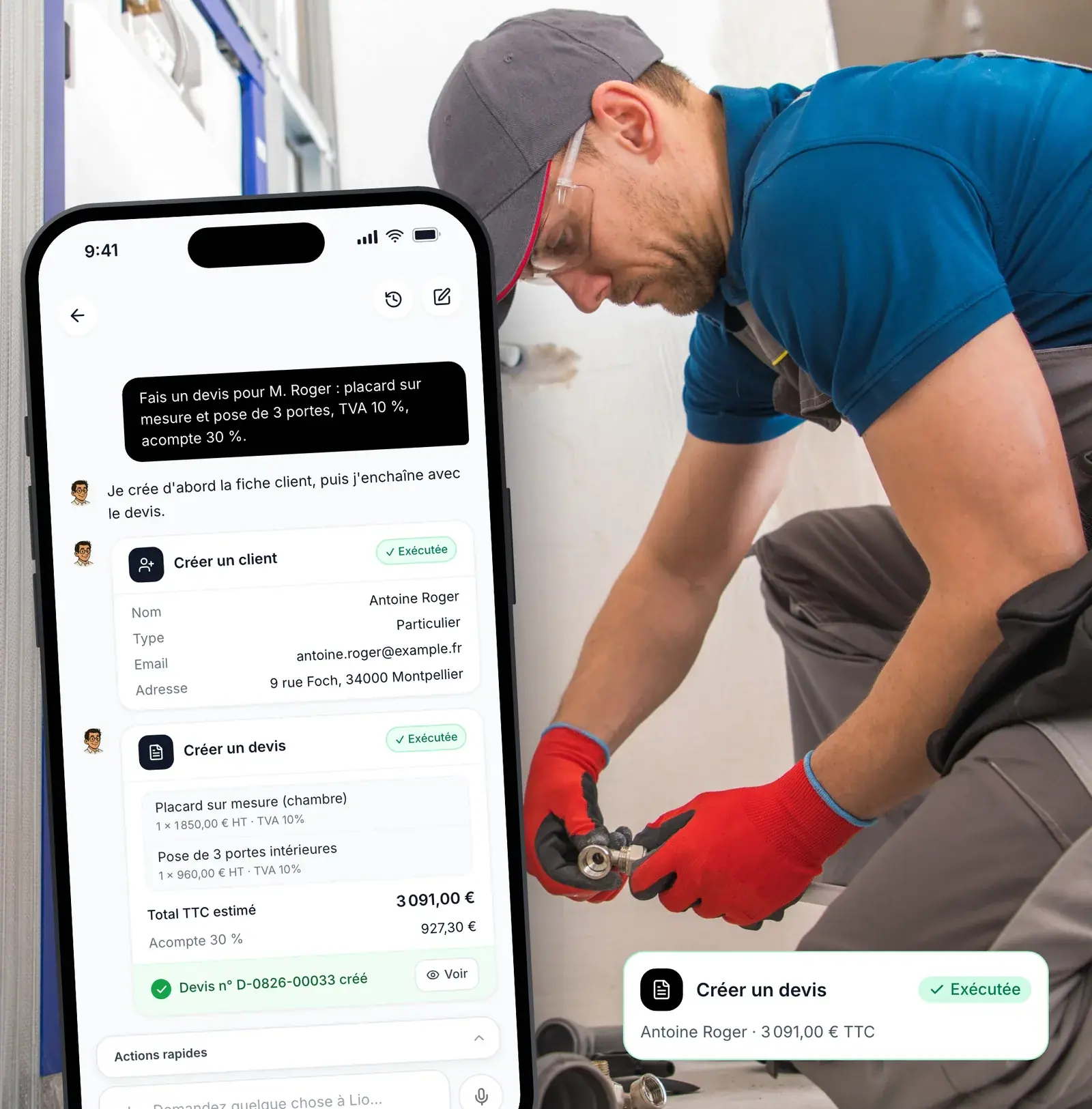 Artisan faisant signer un devis chez le client depuis Lio