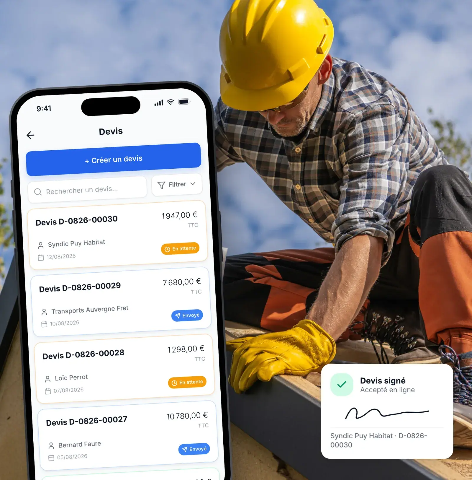 Couvreur consultant ses devis dans l’application Lio
