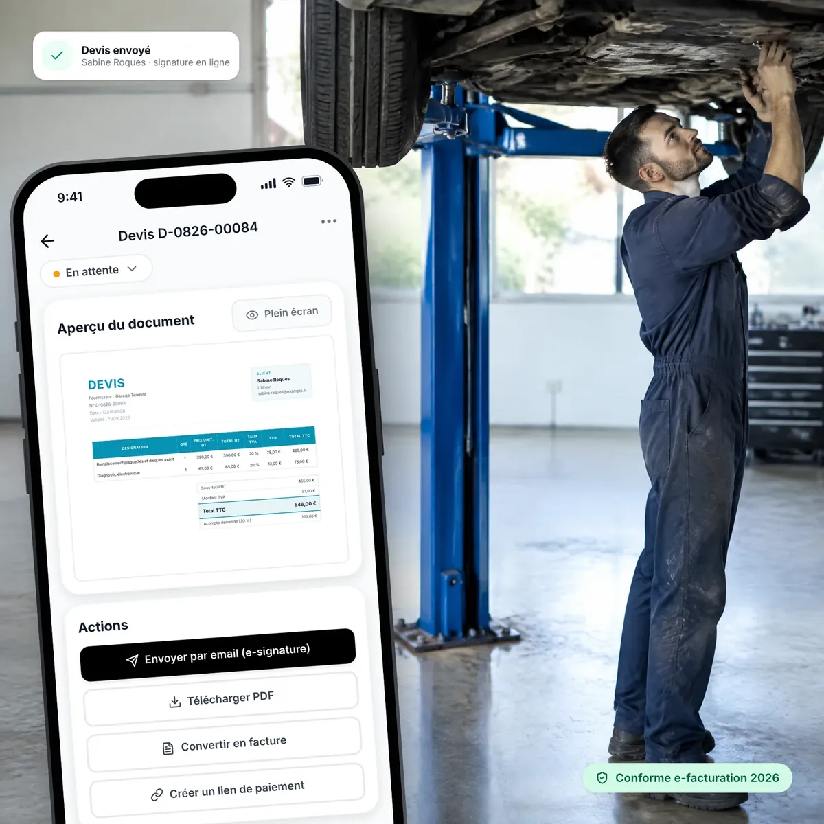 Garagiste au travail, devis Lio ouvert sur son téléphone