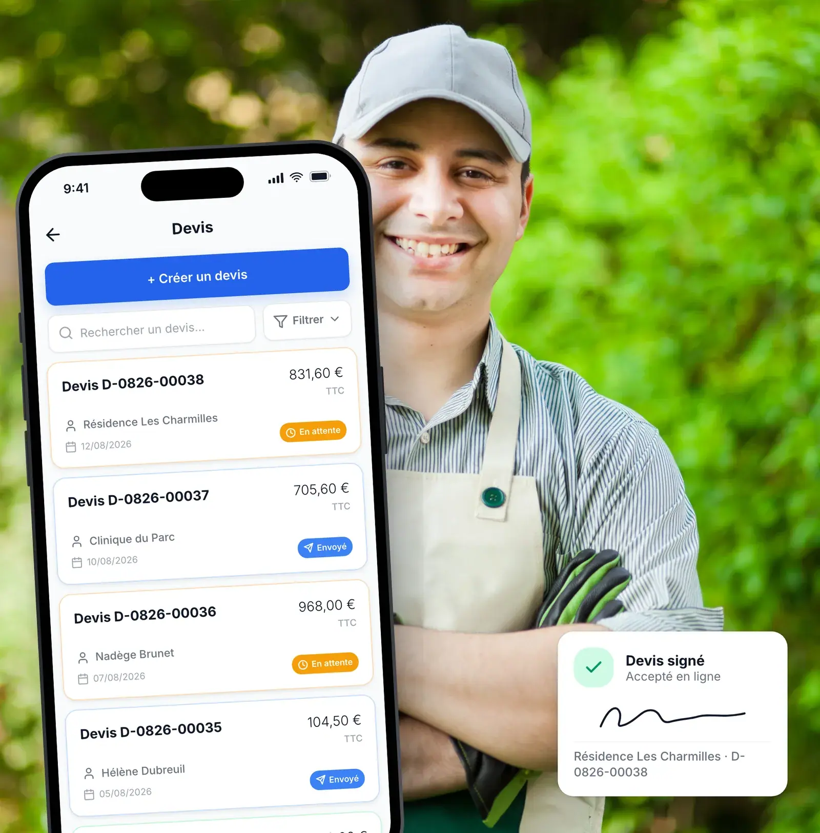 Jardinier consultant ses devis dans l’application Lio